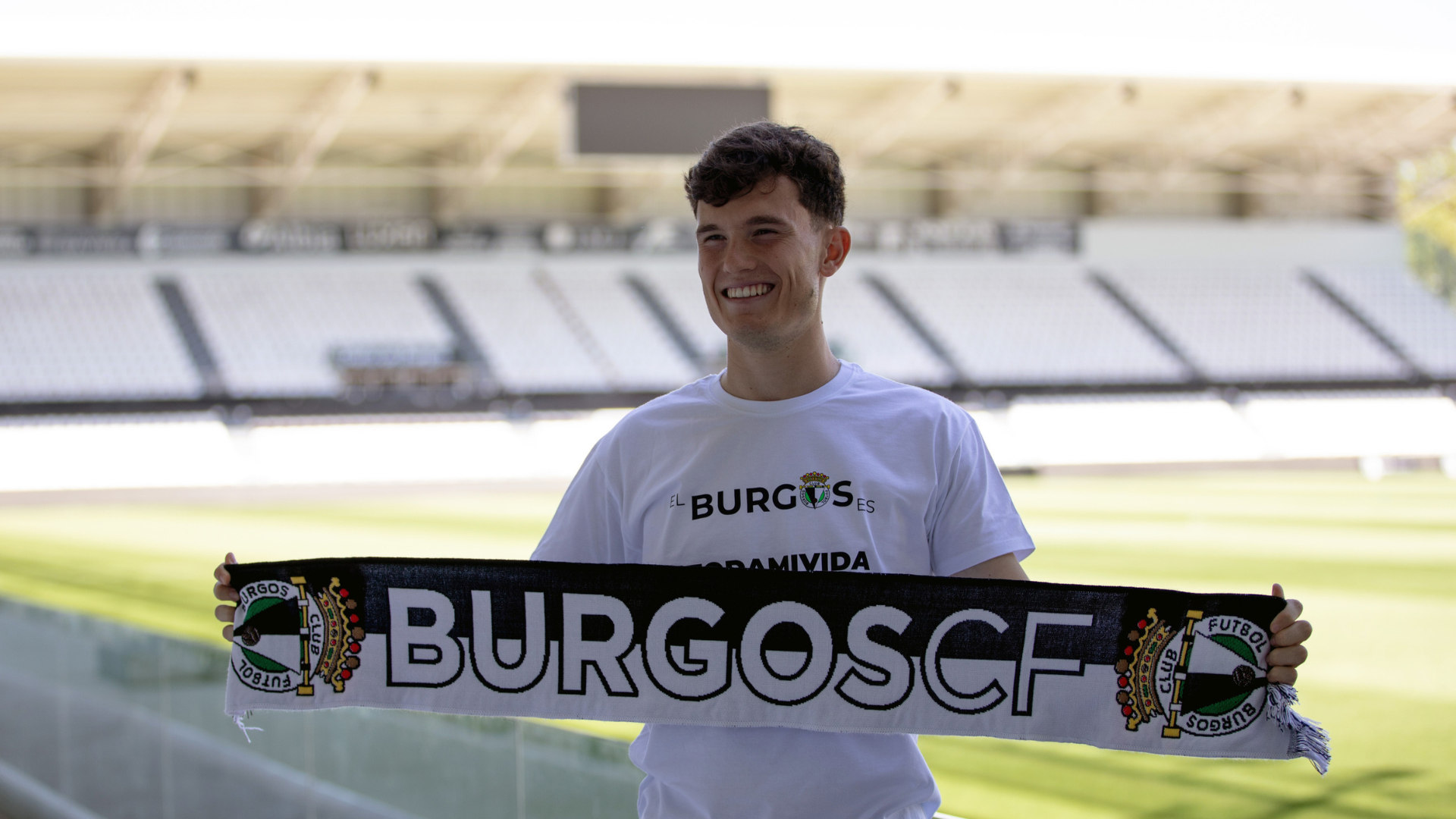 David González amplía su contrato con el Burgos hasta 2029