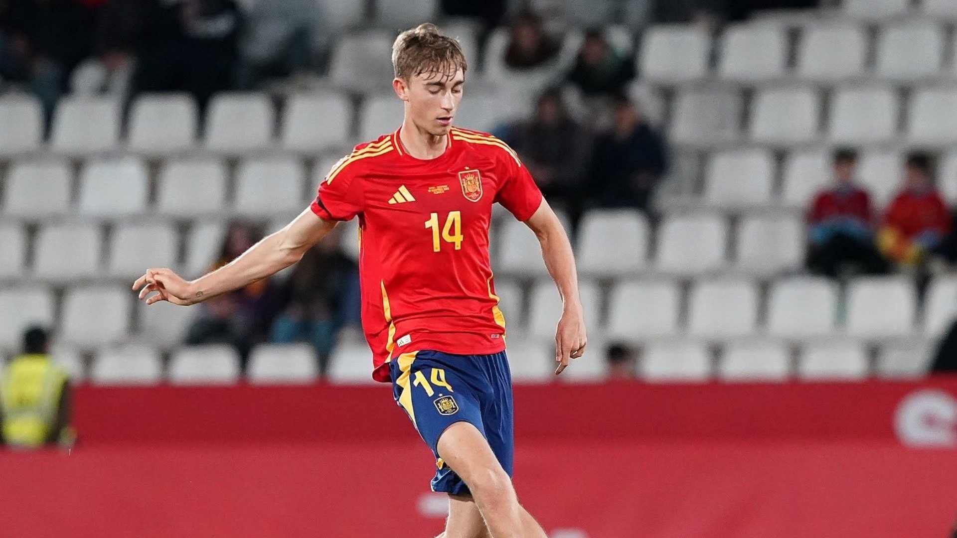 Huijsen no jugará contra Turquía, pero estará ante el Elche