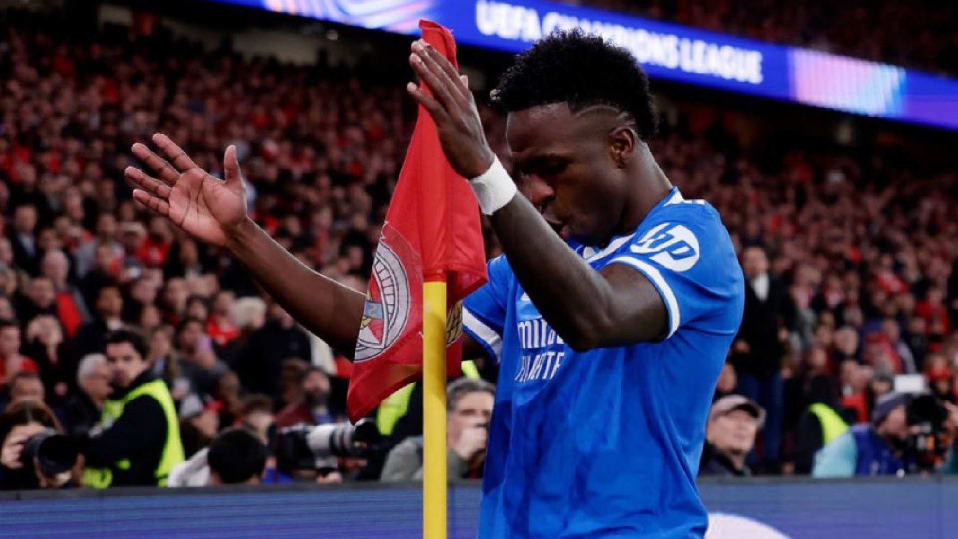 Vinicius calla bocas